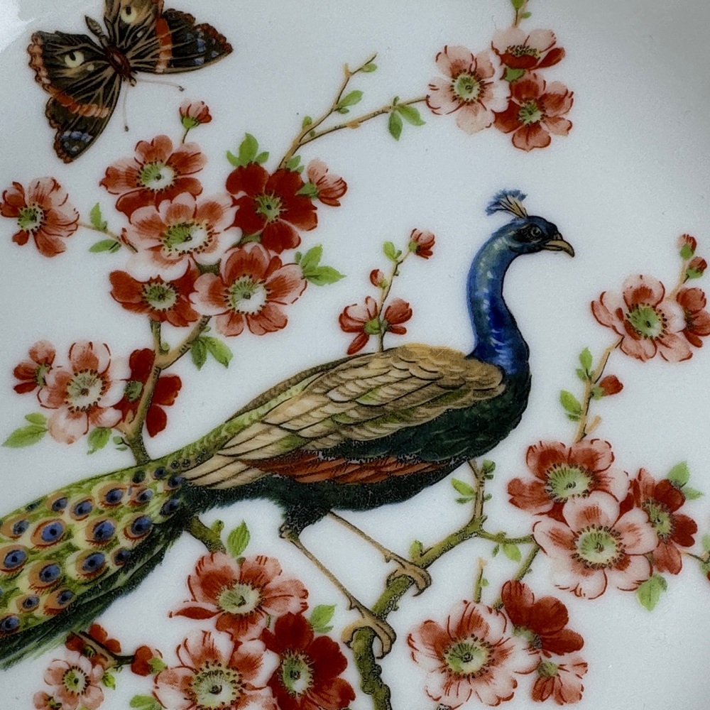 Rita Rauchwerger Hand Painted Elegant White Porcelain Plate with Peacock - Picture 3 of 13